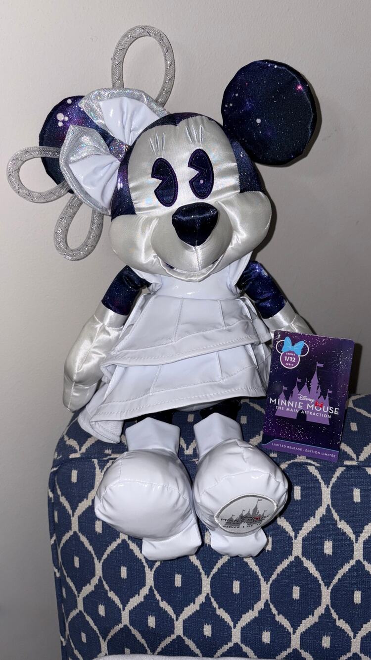 NWT Minnie Mouse: The Main Attraction Series - Space Mountain
